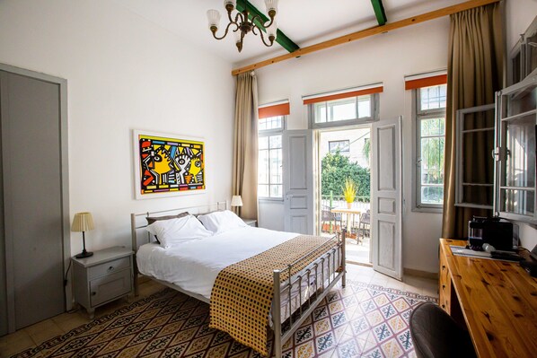 Chambre Double, balcon | Espace de travail pour ordinateur portable, rideaux occultants