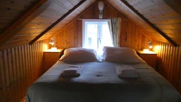 Traditional House, 2 Bedrooms | 1 bedroom, free WiFi, bed sheets