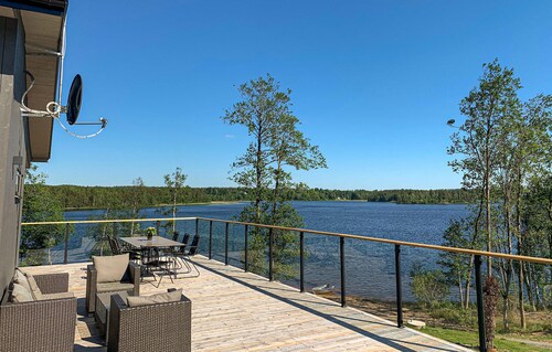 Lovely home in Skillingaryd with sauna