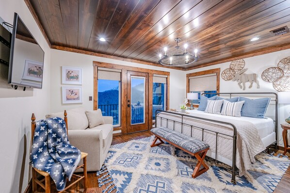 5 bedrooms, iron/ironing board, free WiFi, bed sheets