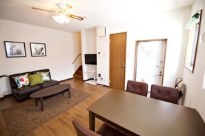Appartement, 1 chambre | Restauration dans la chambre