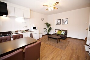 1 Bedroom Apartment | Private kitchenette