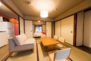 Hus (Private Vacation Home (50sq.m)) | Vardagsrum | Platt-tv