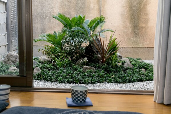 إطلالة على الحديقة