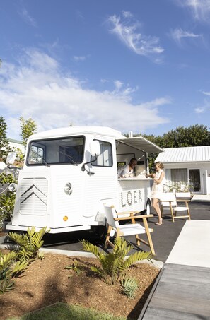 Reception - Loea Boutique Hotel (Maroochydore)