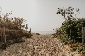 Beach nearby - Loea Boutique Hotel (Maroochydore)
