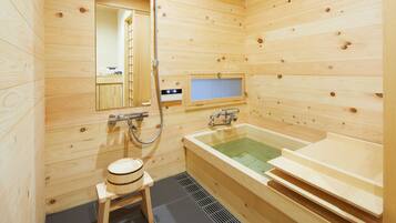 Casa (Private Vacation Home (60sq.m)) | Baño | Amenidades de baño gratuitas, secadora de cabello, pantuflas