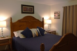 4 bedrooms, iron/ironing board, free WiFi, bed sheets