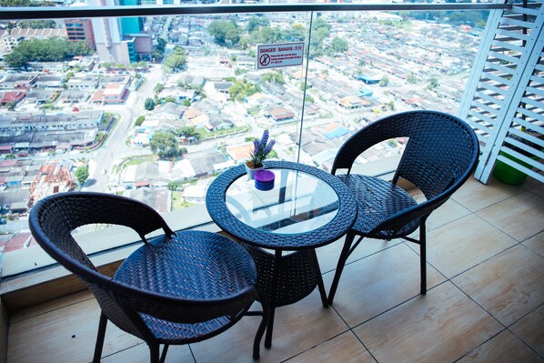 Scarlet Studio (B-33-15) | Balcony