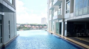 Kolam renang terbuka 