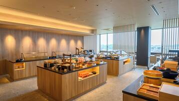 Petit déjeuner buffet (1890 JPY par personne)