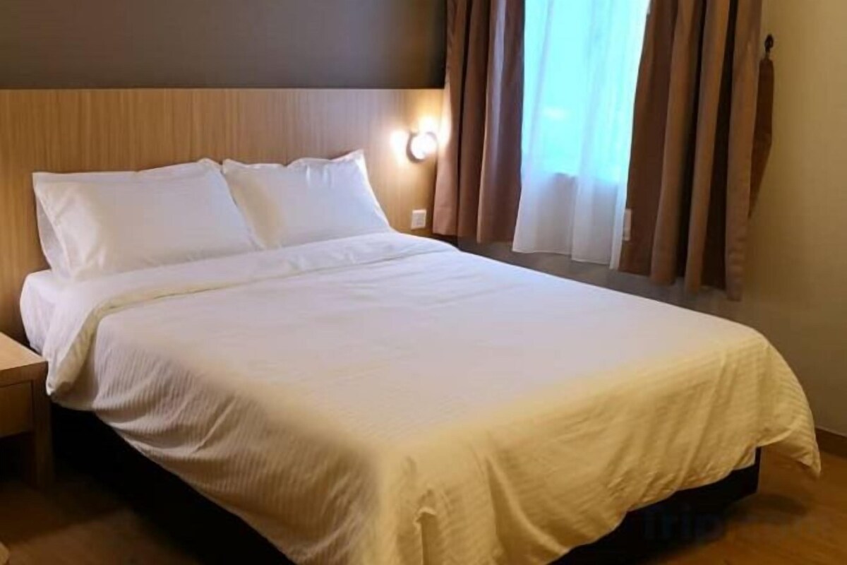 In-room safe, desk, iron/ironing board (on request), free WiFi