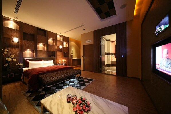 Desk, blackout drapes, rollaway beds, free WiFi