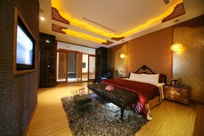 Schreibtisch, Verdunkelungsvorhänge, Zustellbetten, kostenloses WLAN