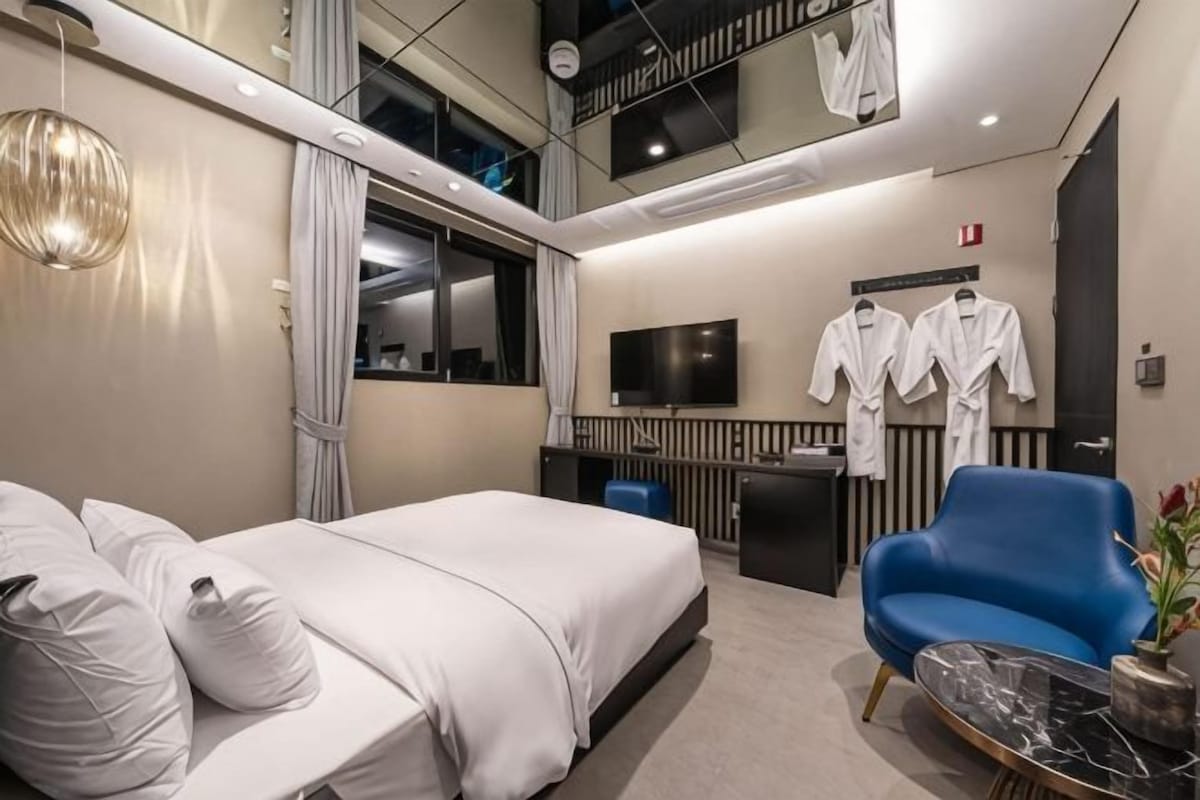 Hochwertige Bettwaren, Daunenbettdecken, kostenlose Minibar