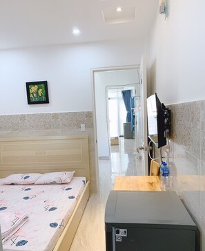 Habitació doble, sense finestres | Roba de llit d'alta qualitat i matalassos amb encoixinament addicional 