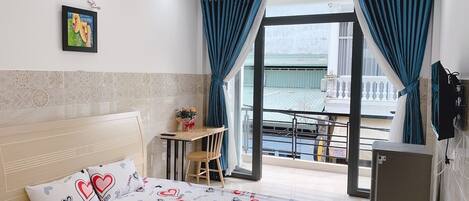 Literie de qualité supérieure, surmatelas, minibar, bureau