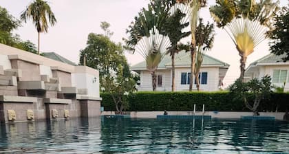 1 bedroom detached studio house