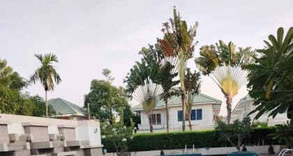 1 bedroom detached studio house
