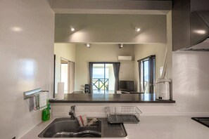 Private Vacation Home | Private kitchen | Fridge, microwave, stovetop, coffee/tea maker - Tabi no Yado (Nakijin)