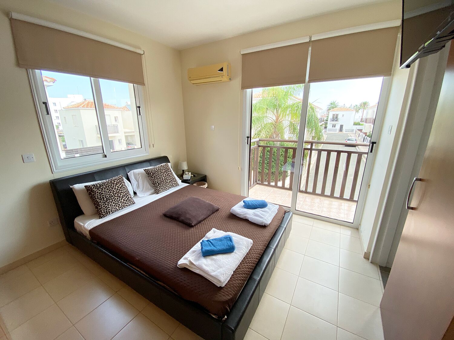 2 bedrooms, in-room safe, iron/ironing board, travel crib