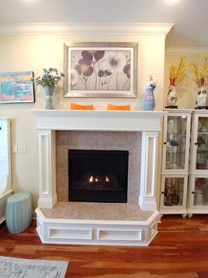 Interior - Wheelchair Access, EV Charger, No Pet Fee, Garage 7+ Car Parking, Bikes & Paths (Bel Aire)