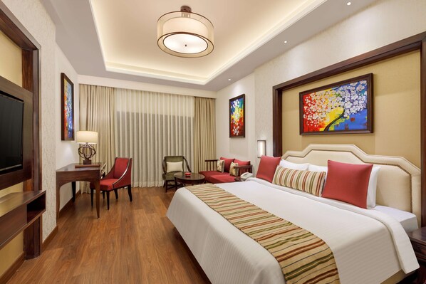 Coffre-fort, bureau, rideaux d’obscurcissement, système d’insonorisation