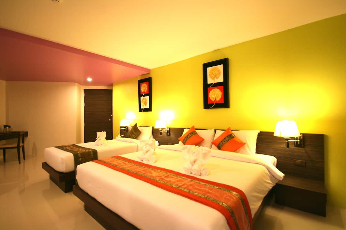 Family Room | 1 bedroom, in-room safe, desk, blackout curtains