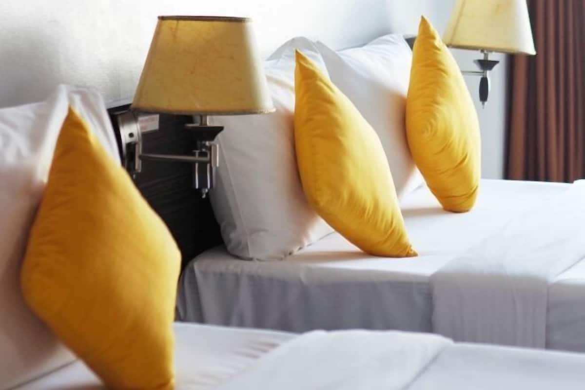 1 bedroom, in-room safe, desk, blackout curtains