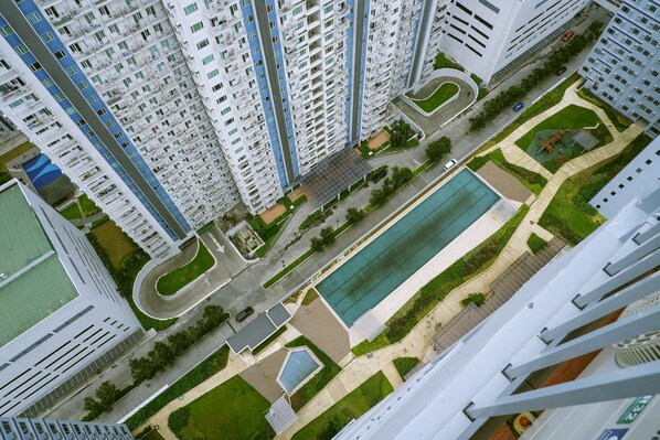 City view from property - SMDC Grass Residences w WiFi Parking (Quezon City)