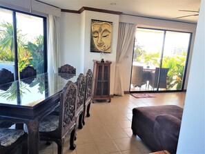 Apartment | Living room | 30-inch TV with digital channels, table tennis - Fantastic 2 bed With Huge Balcony & sea Views (Pattaya)