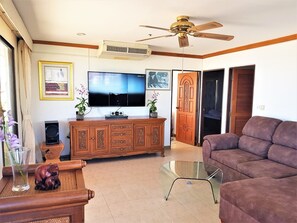Apartment | Living room | 30-inch TV with digital channels, ping pong - Fantastic 2 bed With Huge Balcony & sea Views (Pattaya)