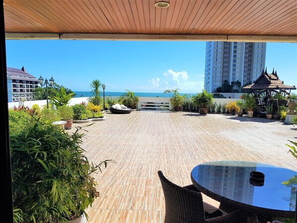 Apartment | Balcony - Fantastic 2 bed With Huge Balcony & sea Views (Pattaya)