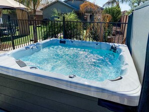Bain à remous extérieur