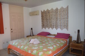 Premium bedding, in-room safe, individually furnished, desk