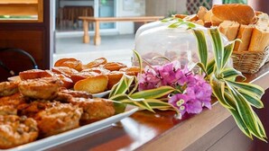 Kontinental frokost hver dag (mot et tillegg)