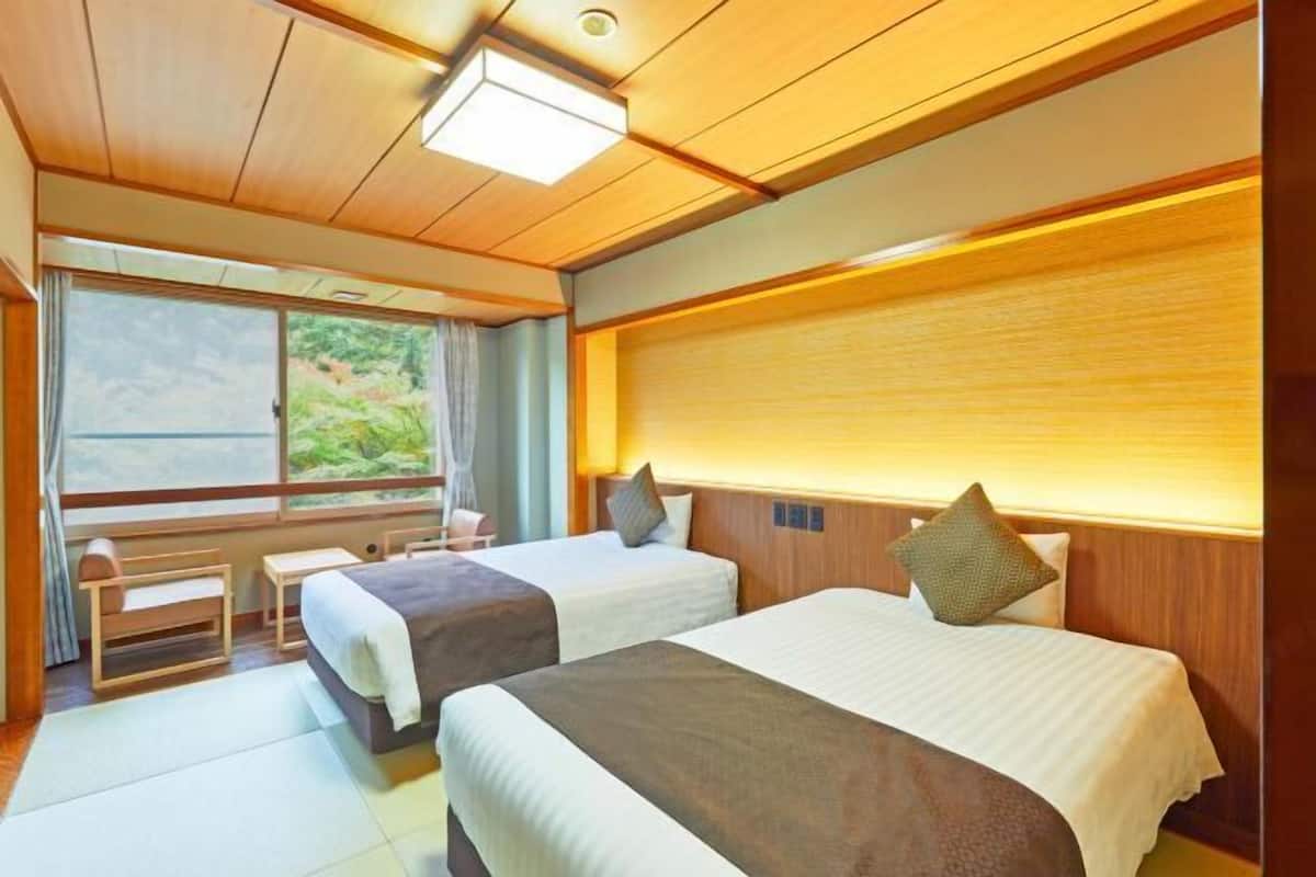 In-room safe, free WiFi, bed sheets