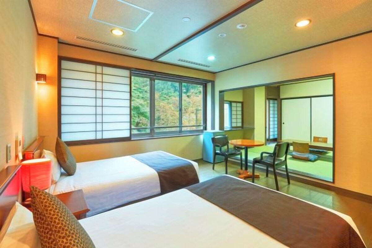 In-room safe, free WiFi, bed sheets