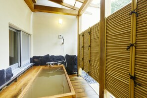 Habitación, no fumadores (SpecialJP-WesternSt,Withopen-airbath) | Baño | Secador de pelo, zapatillas, bidé electrónico y toallas