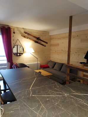 Interior - APARTMENT DUPLEX SUPER SAUZE 1700 (LE SUPER SAUZE, Enchastrayes)