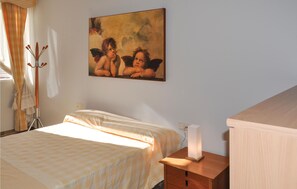 3 bedrooms, travel cot, free WiFi