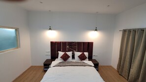 Free WiFi, bed sheets - Hotel Jeevanam Villa (Leh)