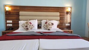 Standard Double Room | Free WiFi, bed sheets - Hotel Jeevanam Villa (Leh)