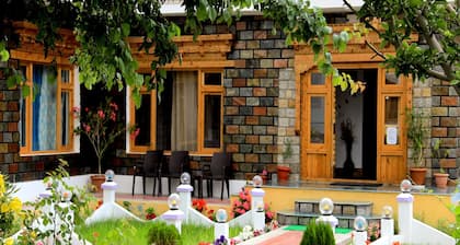 Hotel Jeevanam Villa