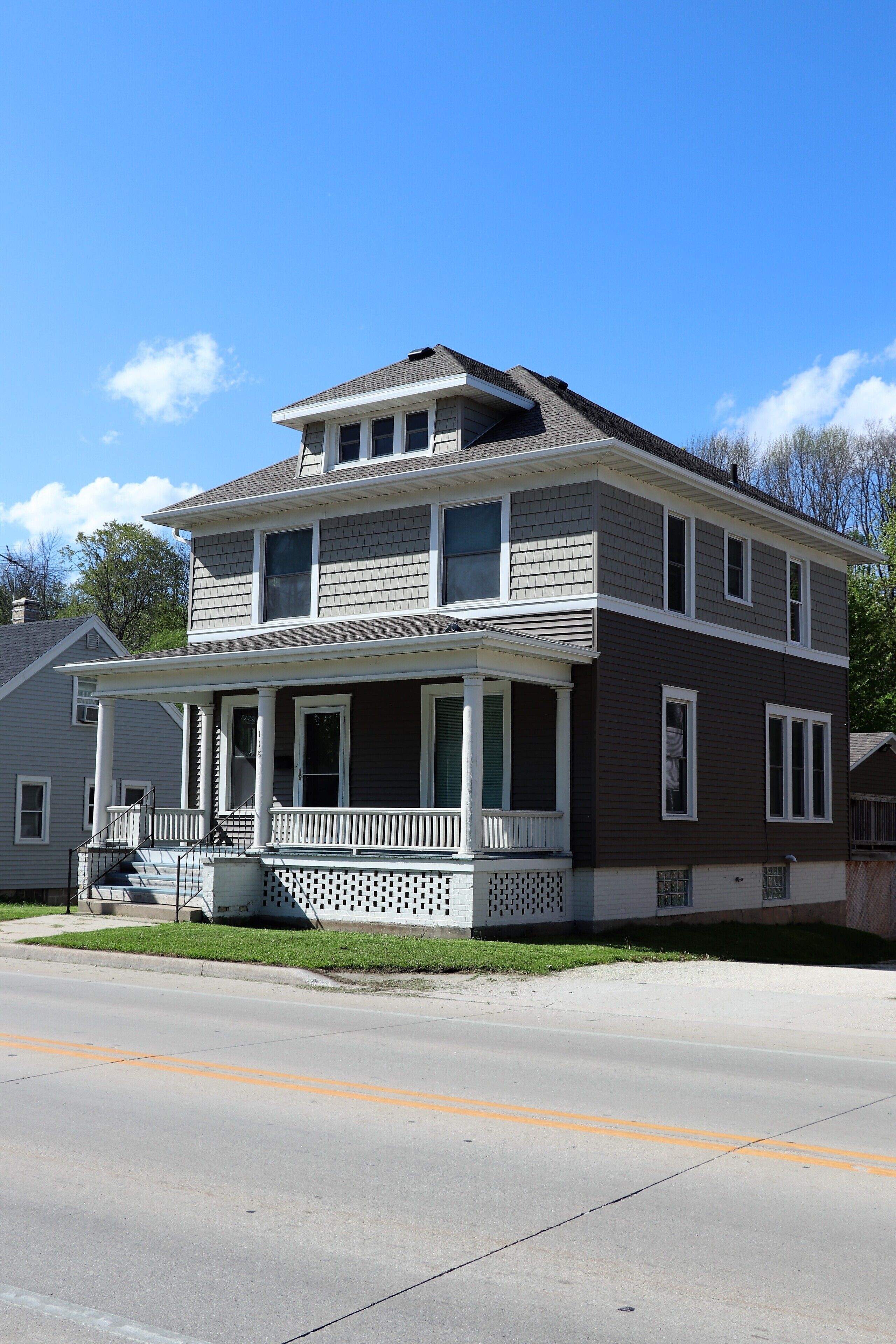 Riverfront Victorian Downtown Sheboygan Falls