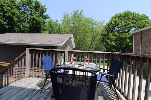 Property grounds - Riverfront Victorian Downtown Sheboygan Falls (Sheboygan Falls)