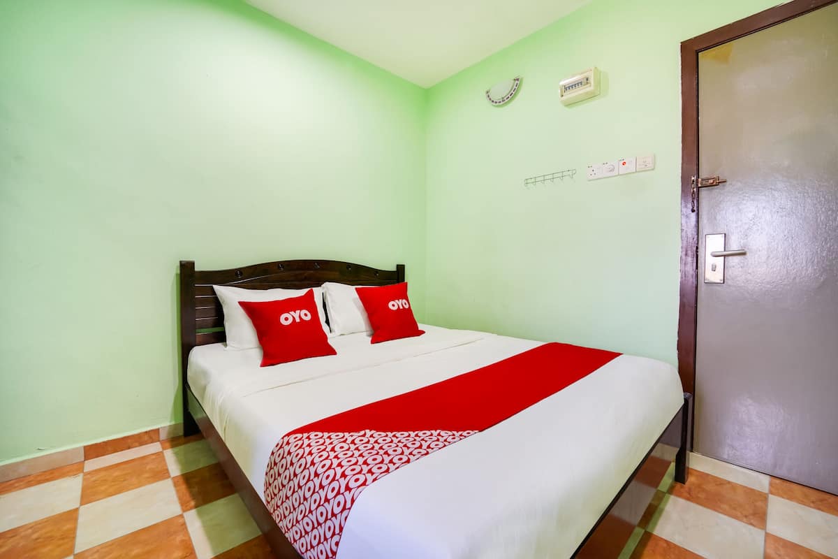 Deluxe Double Room, 1 Katil Ratu (Queen) | 1 bilik tidur, meja, Wi-fi percuma