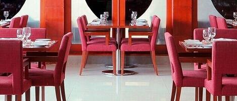 Breakfast, lunch, dinner served; local cuisine