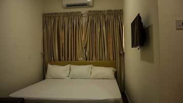 Standard Room | Desk, laptop workspace, free WiFi, bed sheets