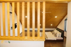 Kamar Keluarga, 4 kamar tidur, Bebas Asap Rokok, pemandangan gunung | Bantalan ekstra lembut dan dilengkapi dengan perabotan berbeda-beda